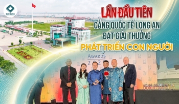 LẦN ĐẦU TIÊN - CẢNG QUỐC TẾ LONG AN ĐẠT GIẢI THƯỞNG PHÁT TRIỂN CON NGƯỜI