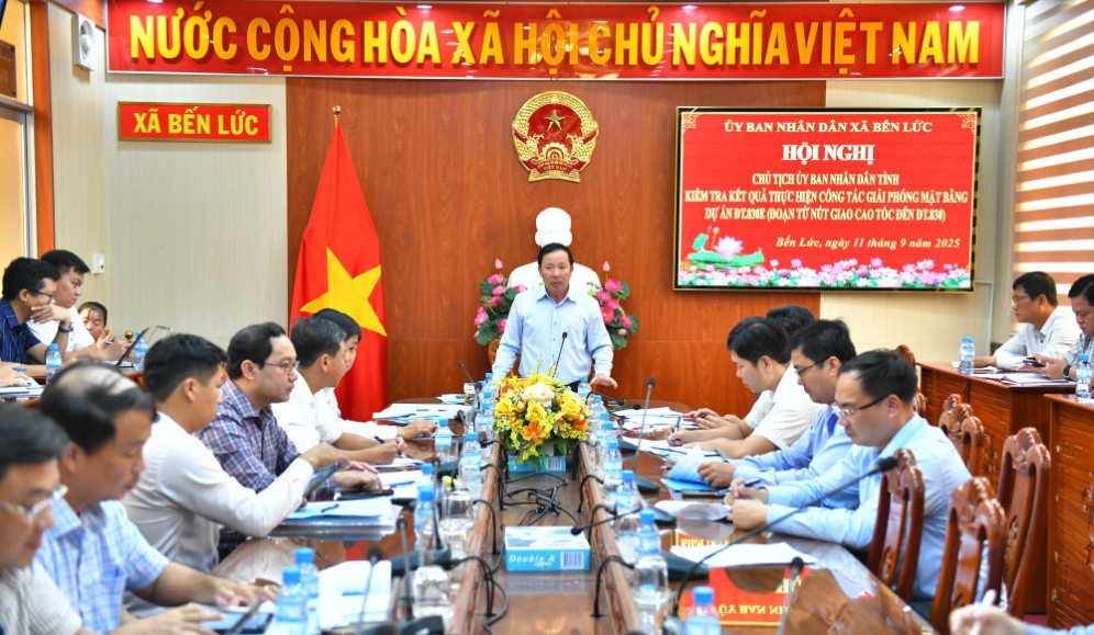 Các đại biểu dự buổi làm việc