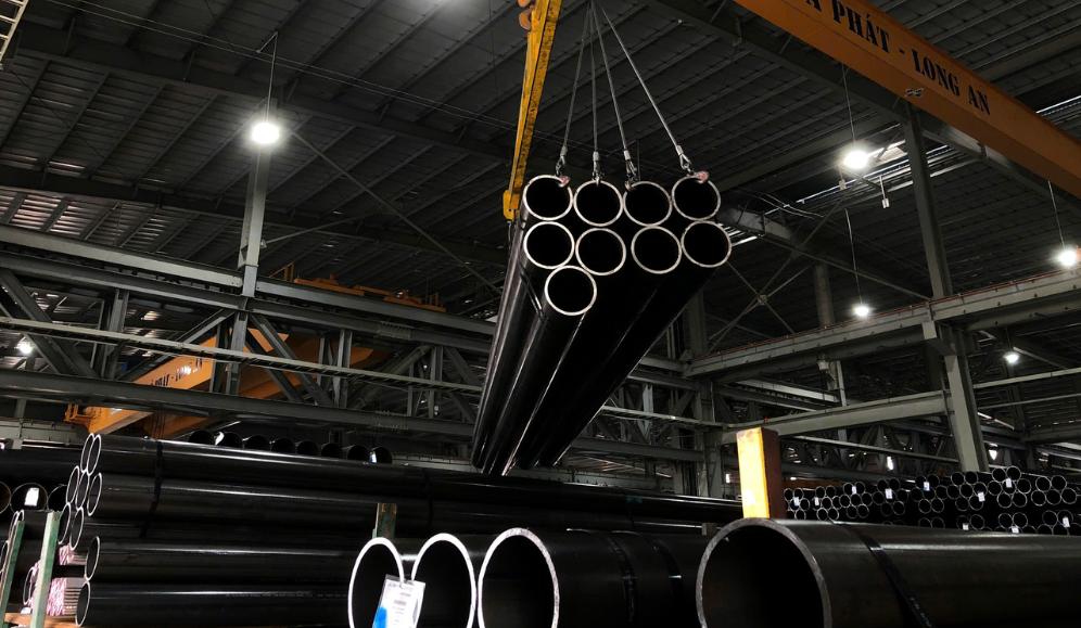 Sau khi đi vào hoạt động, nhà máy tạo việc làm cho gần 1.000 lao động địa phương, đồng thời bổ sung nguồn cung lớn cho thị trường thép xây dựng