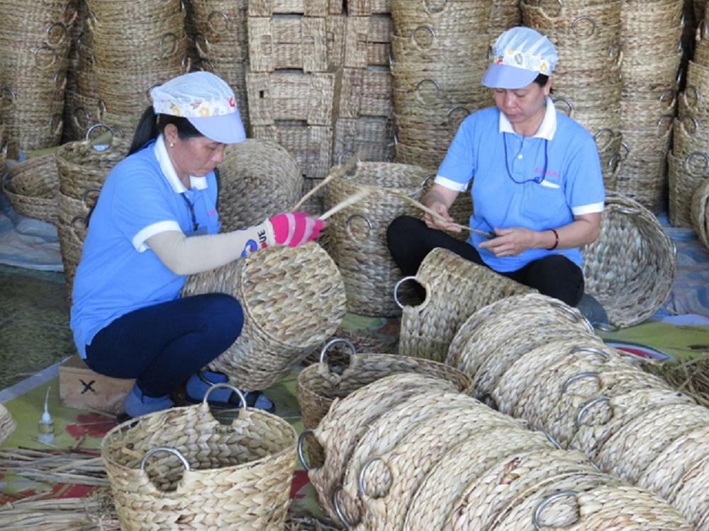  Tạo việc làm, thu nhập ổn định, nâng cao đời sống người dân trên địa bàn. (Ảnh: Báo Long An)