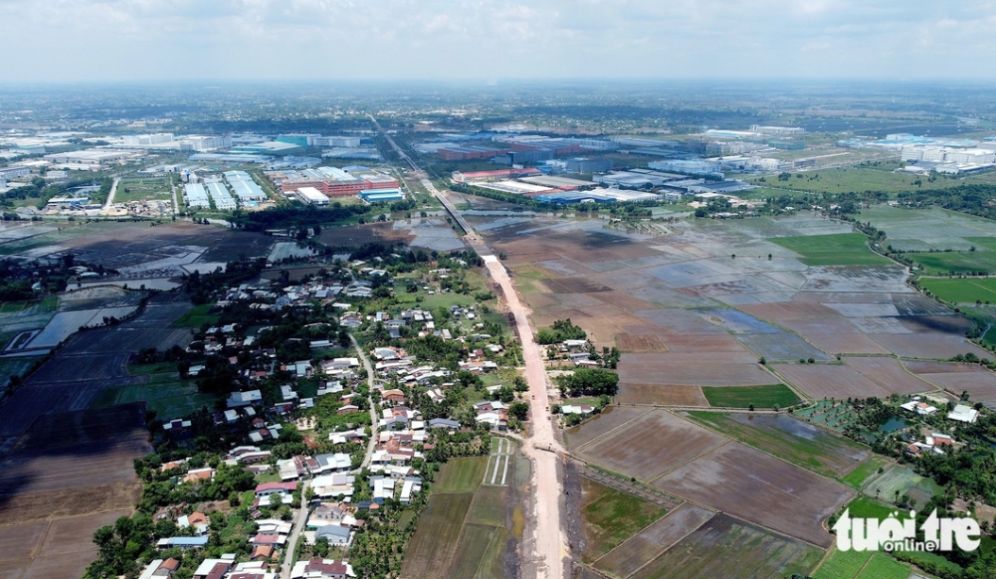 Gần 5km dự án đường Hồ Chí Minh từ phường Gia Bình đến xã An Ninh còn dang dở - Ảnh: SƠN LÂM - Nguồn: Tuổi Trẻ